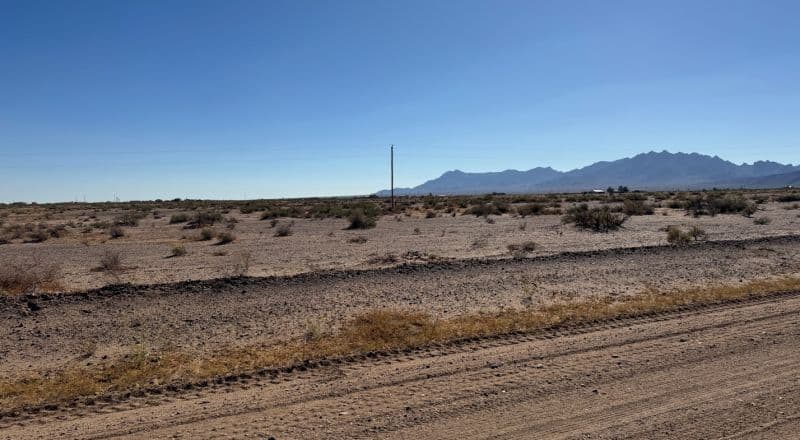 2.5 Acres - Power - SE Deming NM Near Proposed Casino - Graded Road