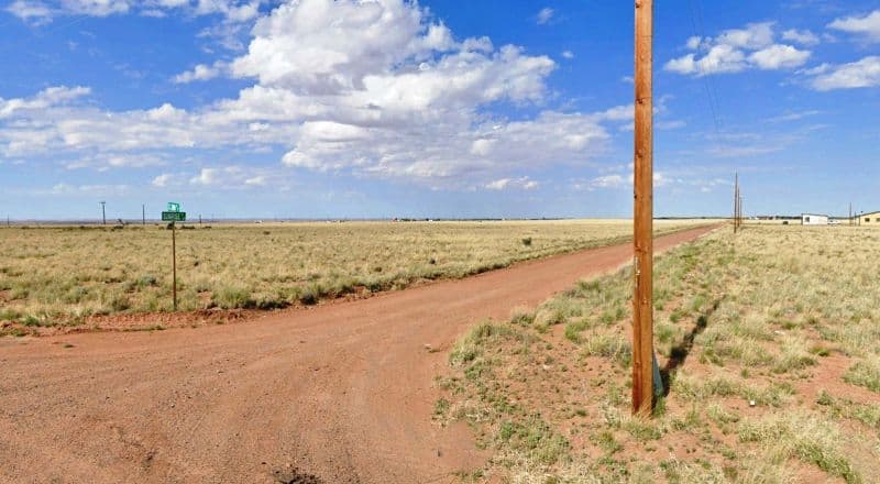 Near Holbrook AZ - 2.5 Acres - Power - One Lot off Paved 24th Street