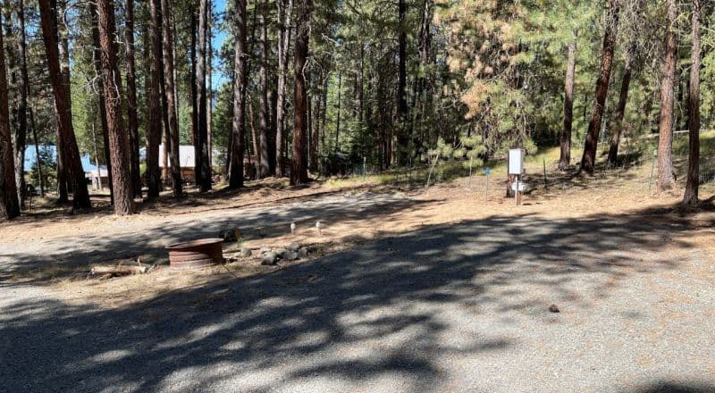Sumpter Wooded lot - Two RV Pads - All Utilities - Walk to Town or Trails